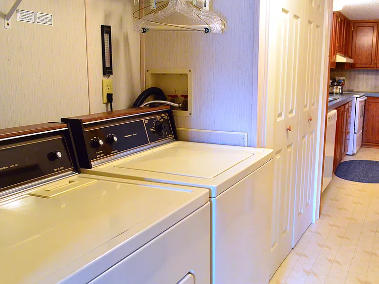1496 Winklers Creek Rd — Photo 7