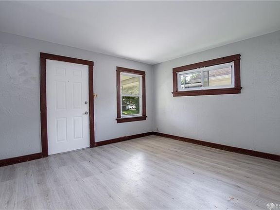 3rd image of 3813 Hoover Ave