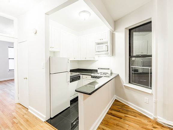 2nd image of 238 E 88th St APT 2S