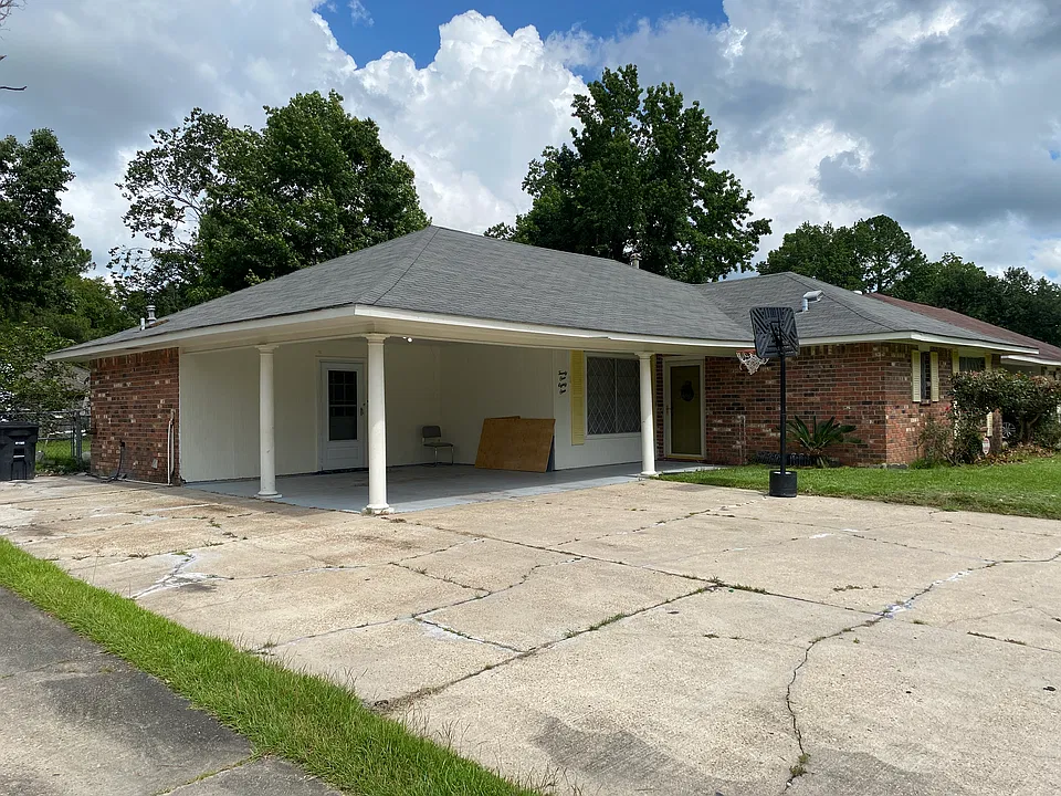2181 Oak Grove Dr