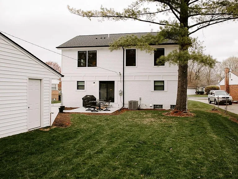 973 Allen Dr — Photo 36