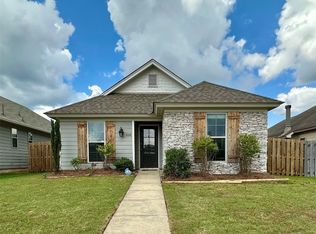 108 Grand Park Dr, Deatsville, AL 36022