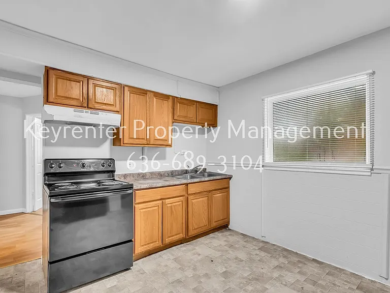 10521 Duke Dr — Photo 12