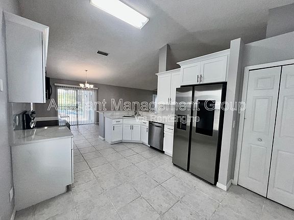 3rd image of 4512 Dakota Point Ct