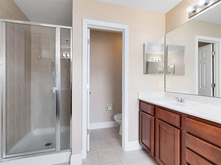 10090 Bennington Chase Dr — Photo 12