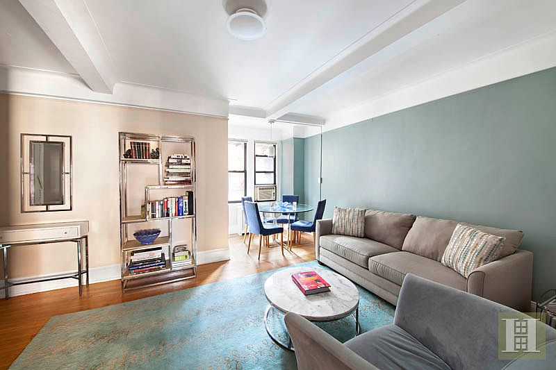 2nd image of 304 W 75th St APT 5A