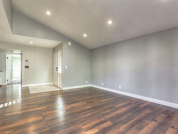 5th image of 1567 Willowhaven Ct