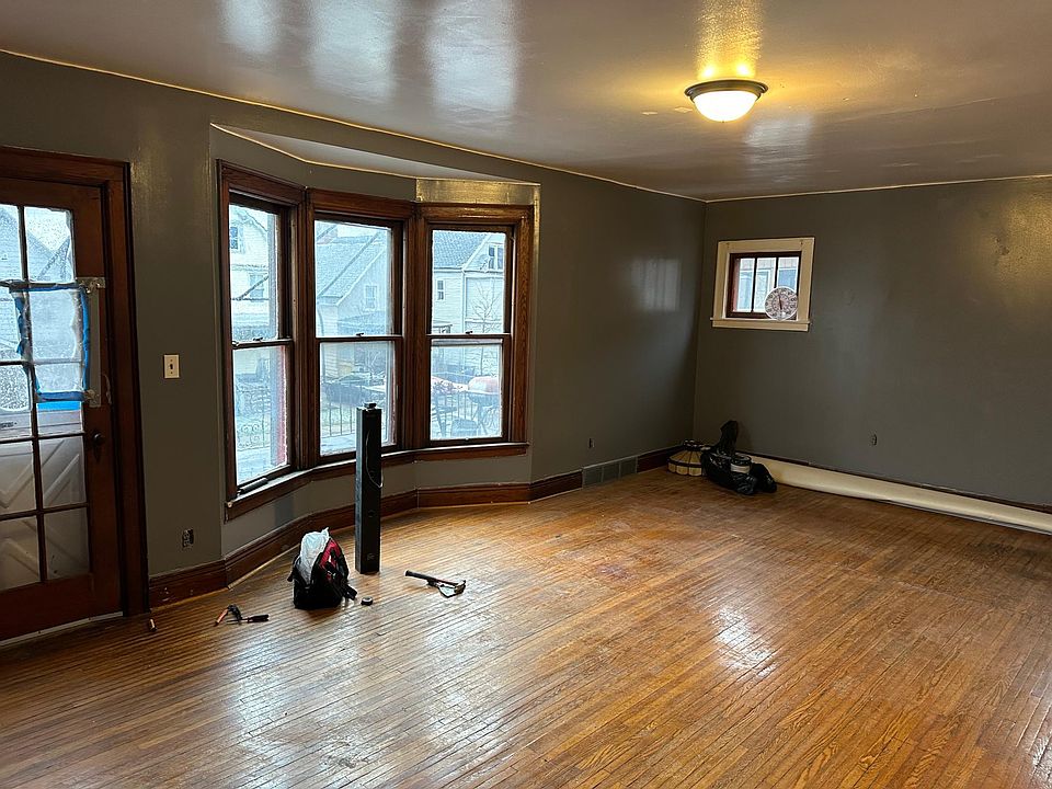 1st image of 1017 E Lovejoy St #2