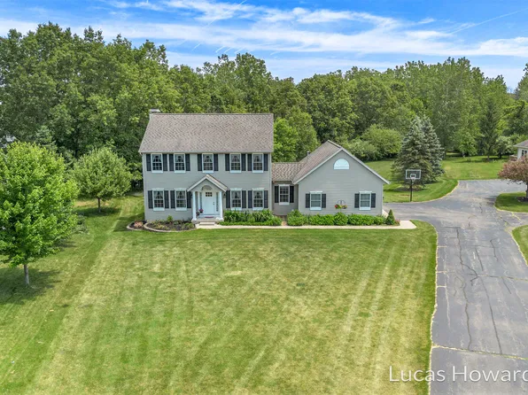 1834 Whirlaway Ct SE, Kentwood, MI 49546