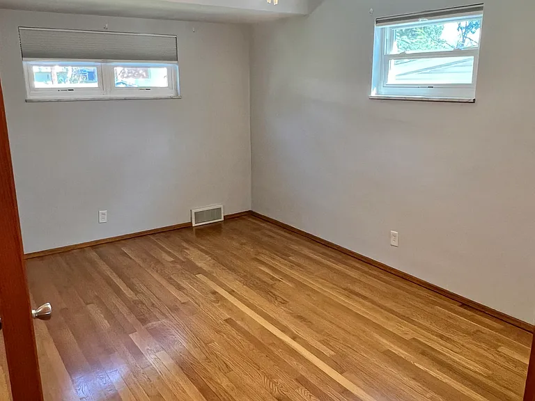 9815 Ridgely Ln — Photo 13
