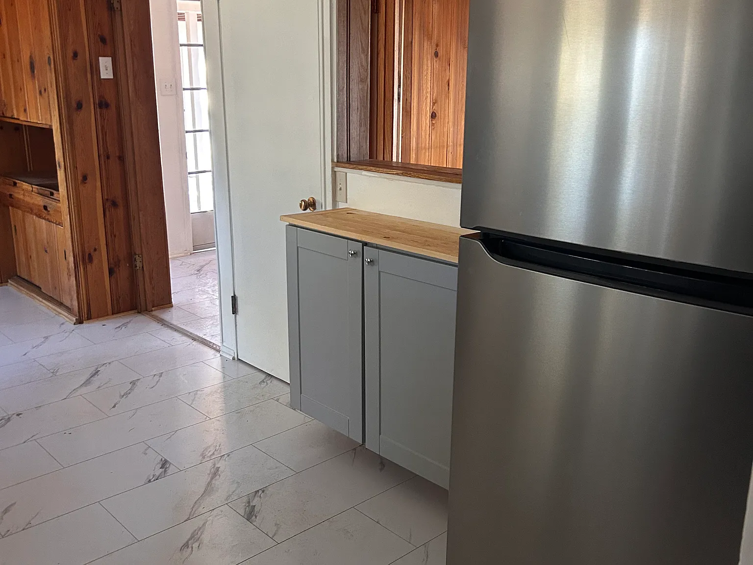 628 Beach Ave — Photo 3