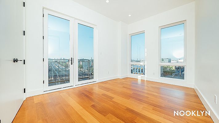 1st image of 215 Green St #4G