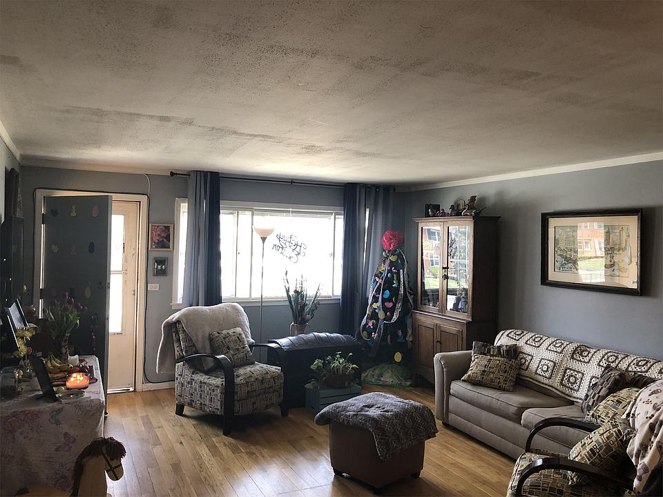 Entrance and Living Room