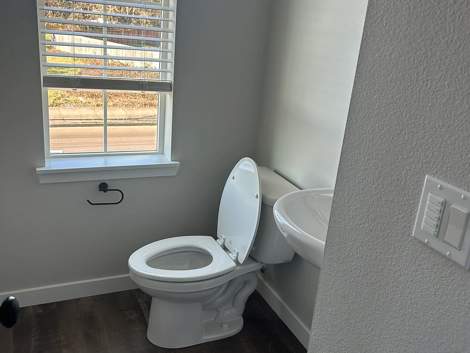 3 bed, 2.5 bath, 1945 sqft, $2,795 — Photo 4