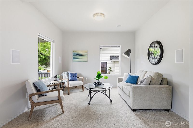 5th image of 2117 Lombard Avenue