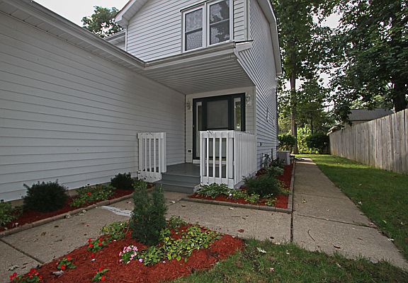 3rd image of 119 Elm Ave
