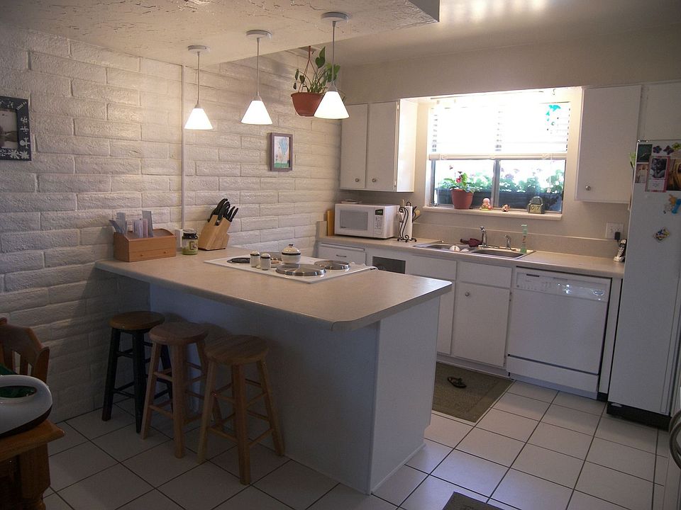 2nd image of 7946 Harvel Dr