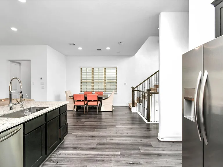 11012 Mikula Dr — Photo 35