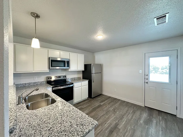 226B Dolphin Dr — Photo 11