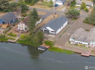445 Canal Dr SE, Ocean Shores, WA