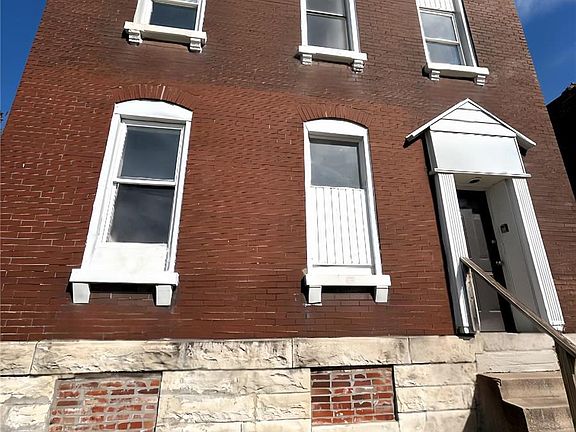 3rd image of 3340 Iowa Ave