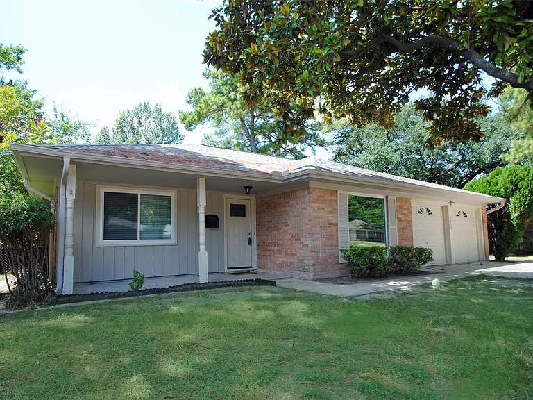 10659 Northbrook Dr — Photo 2