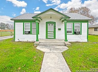 968 E Cedar St #100, Seguin, TX 78155