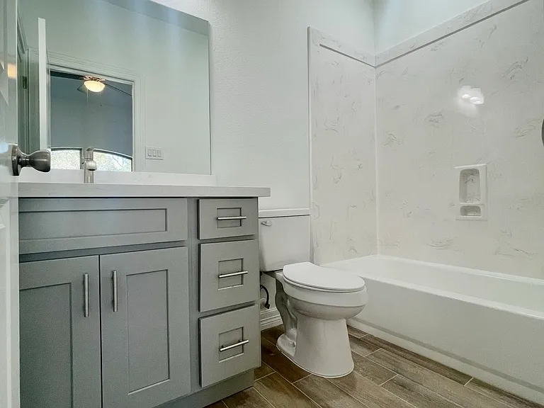 2507 Avenue G — Photo 7