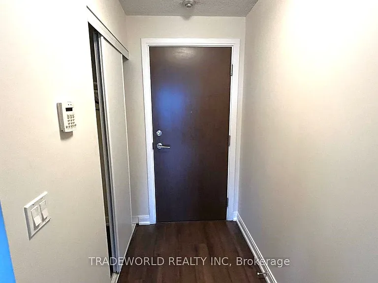 181 Village Green Sq #2911 — Photo 25