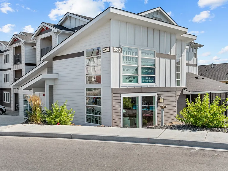 Tides at Willow Pointe — Photo 29