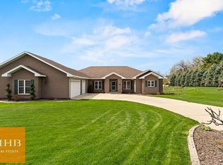 1367 Hampton Hills Rd, Oregon, WI 53575