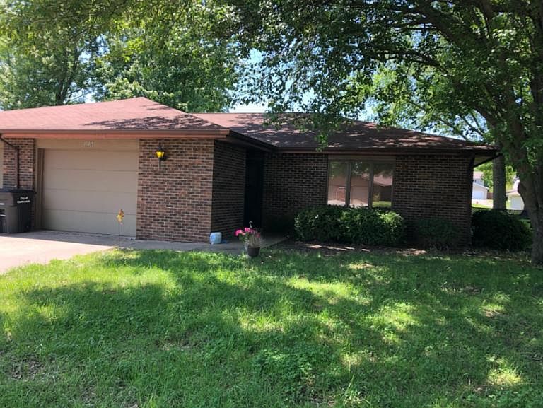 1st image of 104 N Violet Ln #B