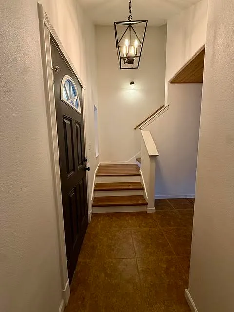 3 bed, 2.5 bath, 1688 sqft, $2,650 — Photo 3