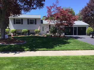 99 Stoney Path Ln, Rochester, NY 14626