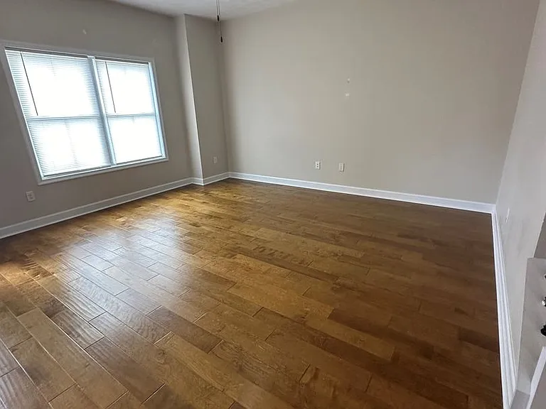 173 Cedar Point Ln — Photo 2
