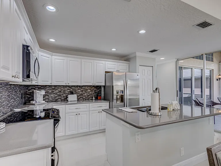 17 Selby Ln — Photo 23