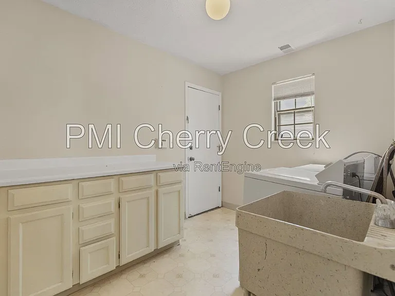 207 S Ursula St — Photo 16