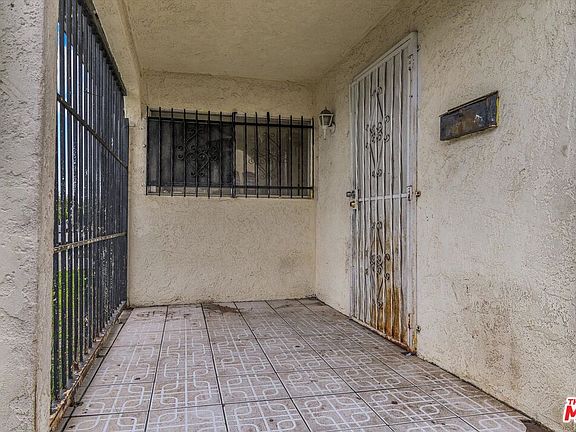5th image of 1200 W 94th St