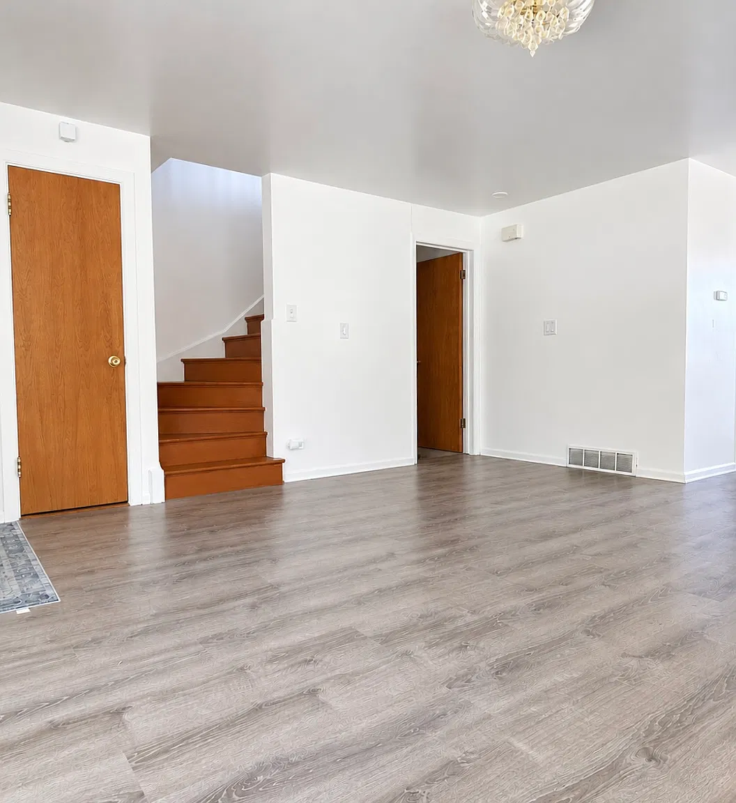 3 bed, 2.5 bath, 1120 sqft, $2,400 — Photo 3