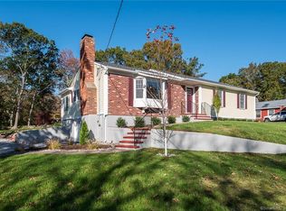 8 Hickory Ave, Clinton, CT 06413