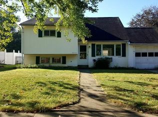 2215 Catasauqua Rd, Bethlehem, PA 18018