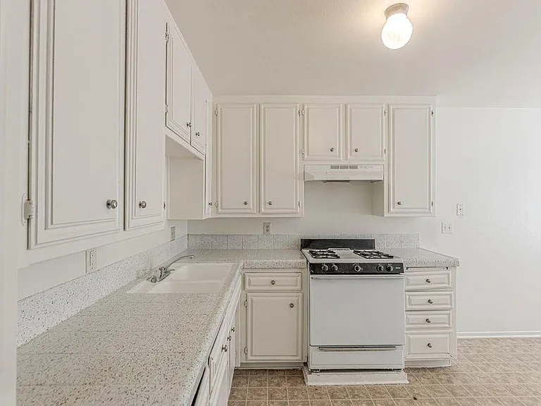 232 E Lancaster Blvd — Photo 8