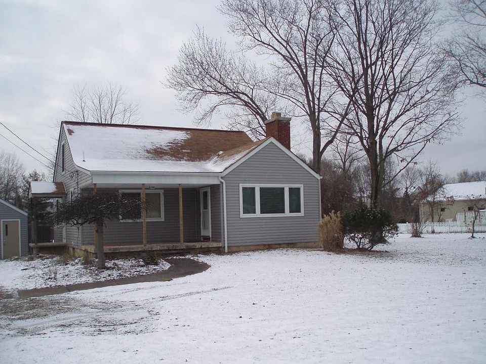 2nd image of 533 E Johnstown Rd