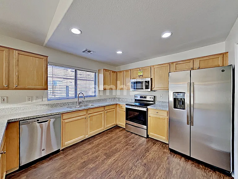 13984 N 134th Dr — Photo 3