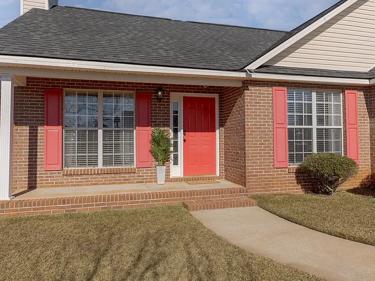 208 Falkirk Dr — Photo 4
