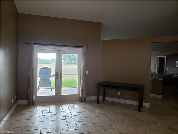 5th image of 1403 NE 12th Pl