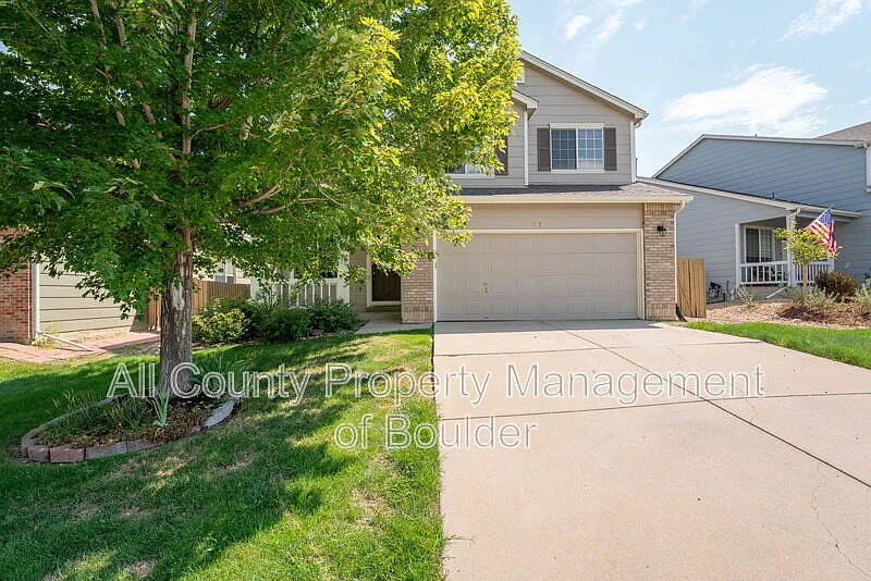 4 bed, 4.0 bath, 2100 sqft, $3,350 — Photo 2