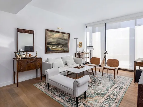 21-30 44th Dr #3M, Long Island City, NY 11101