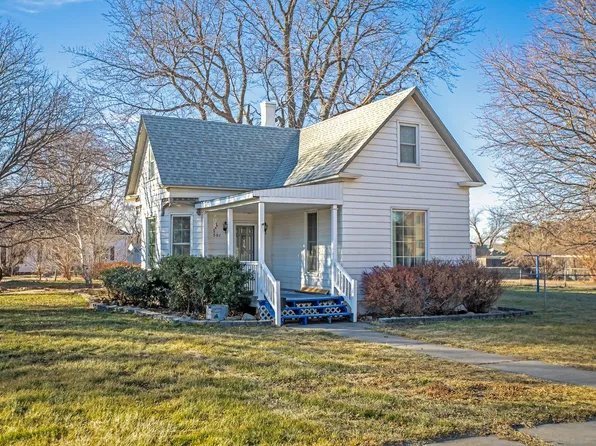 501 A Ave, Axtell, NE 68924