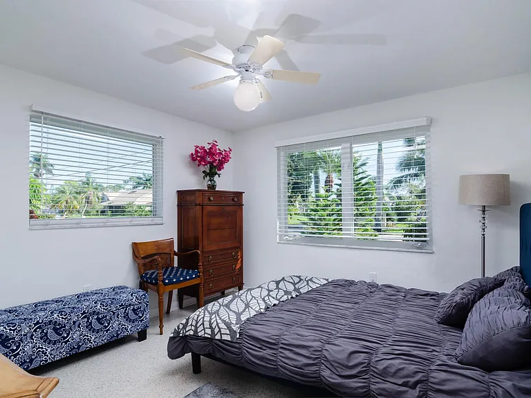 Guest bedroom